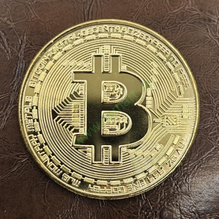 Zlatá mince Bitcoin